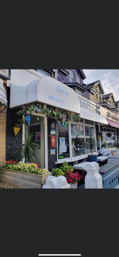 By The Seaside Bed & Breakfast Blackpool Exterior photo