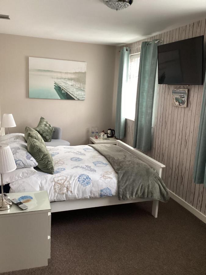 By The Seaside Bed & Breakfast Blackpool Exterior photo