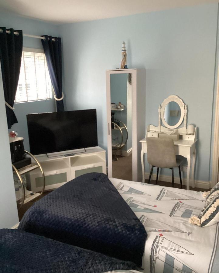 By The Seaside Bed & Breakfast Blackpool Exterior photo